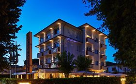 Hotel Crystal